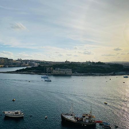 Sliema Seaview Apartment- Valletta Views - Apt 8, 49 Tigne Point Mansions Buitenkant foto